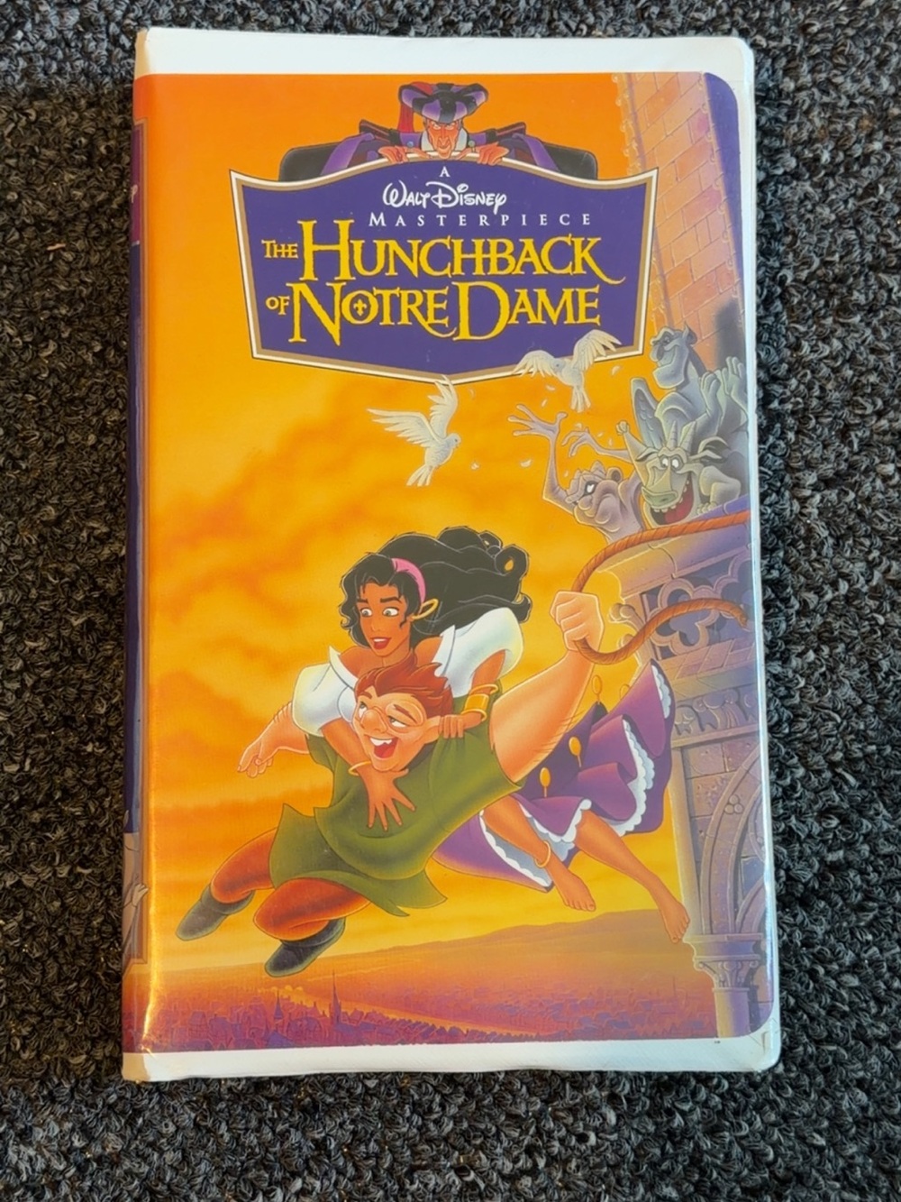 Walt Disney The Hunchback of Notre Dame VHS — vintage vhs tape